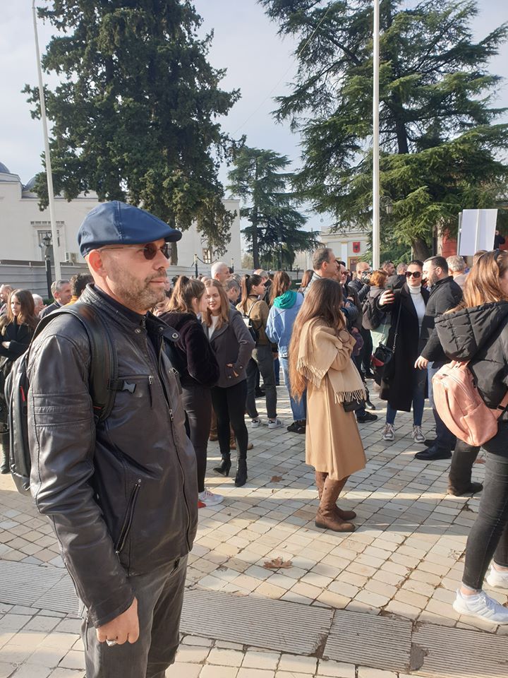 Ish-ministri krah gazetarëve: Më mirë të jetoj me shpifjet e të tjerëve sesa me gojën e kyçur!