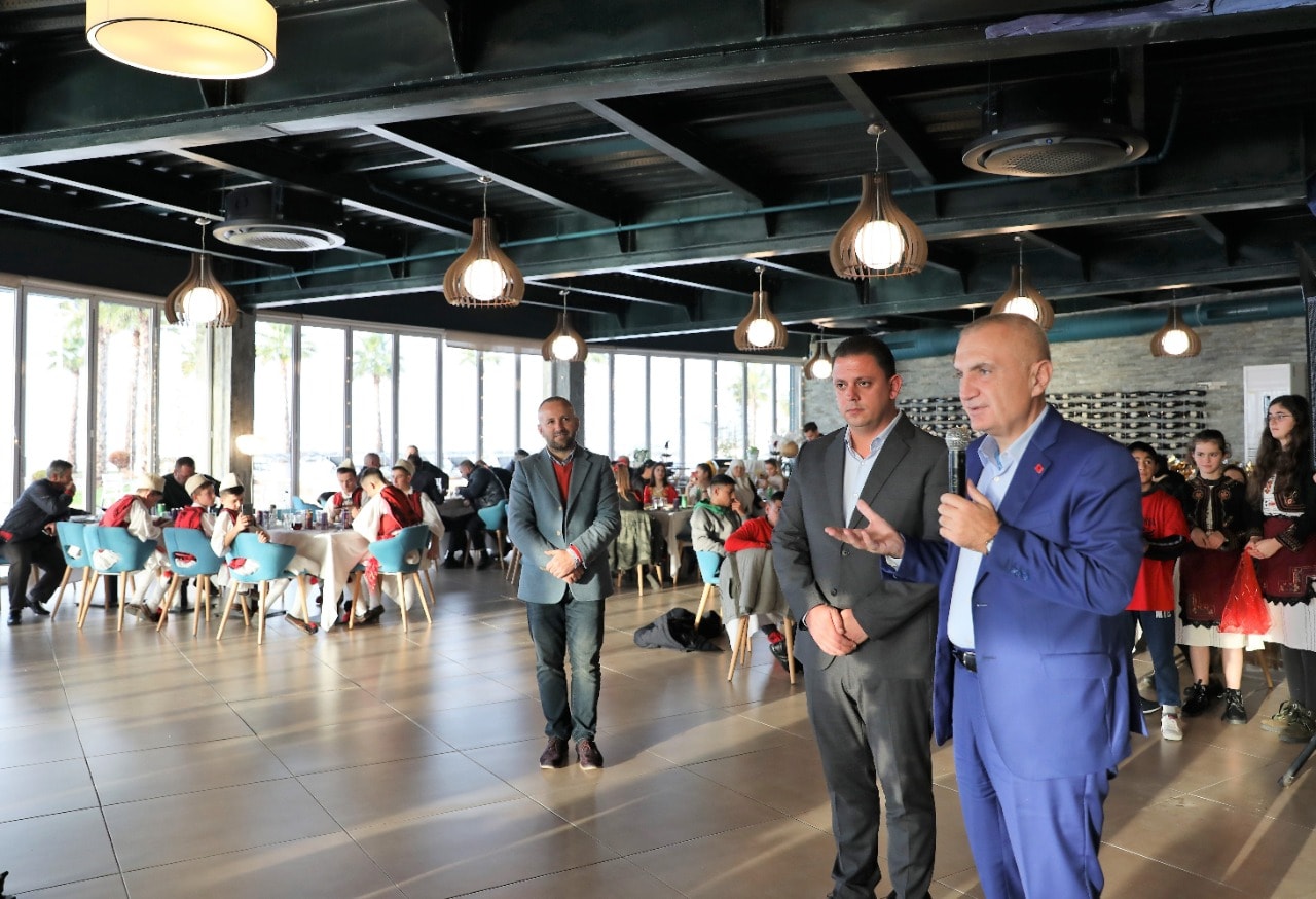 Aktivitet për fëmijët jetimë nga Durrësi e Kavaja/ Meta: Të punojmë të gjithë për një Shqipëri më njerëzore