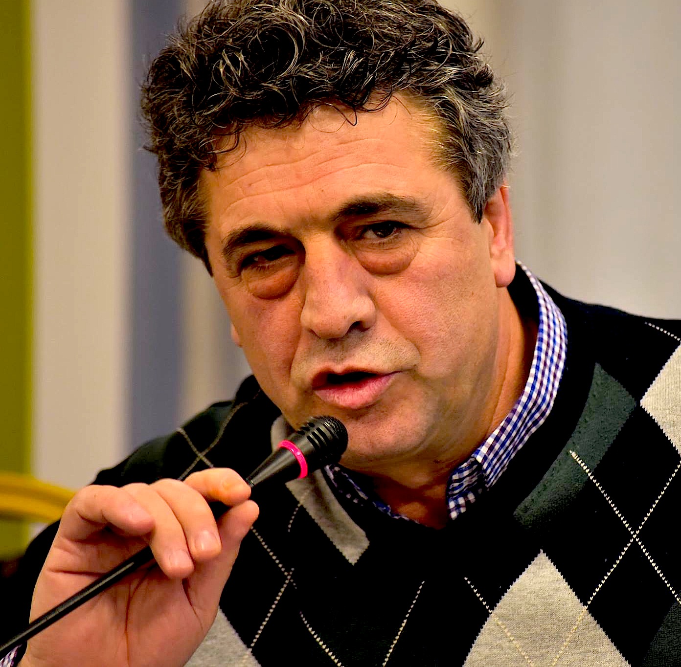 Kërcënimet me vdekje, Agron Tufa largohet nga Shqipëria, kërkon strehim politik