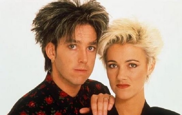 Vuante nga një sëmundje e rëndë, ndahet nga jeta këngëtarja e grupit të famshëm