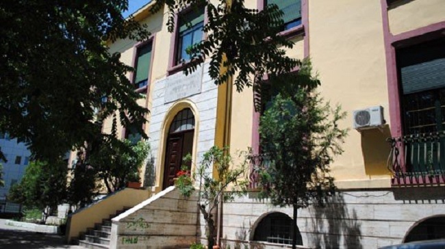 Universiteti i Mjekësisë ndërpret mësimin gjatë dhjetorit, shkak dëmtimet nga tërmeti