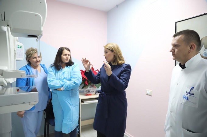 Vendoset për herë të parë mamografia në spitalin e Lezhës