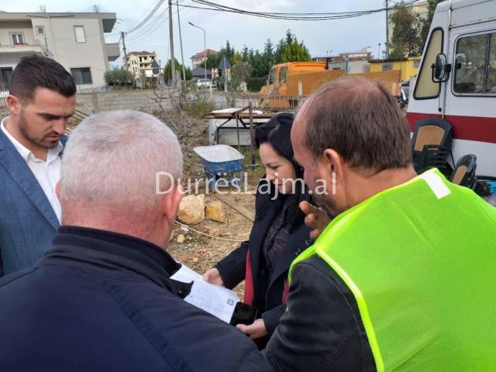 Vijon rindërtimi i banesave të dëmtuara nga tërmeti në Durrës (FOTO)