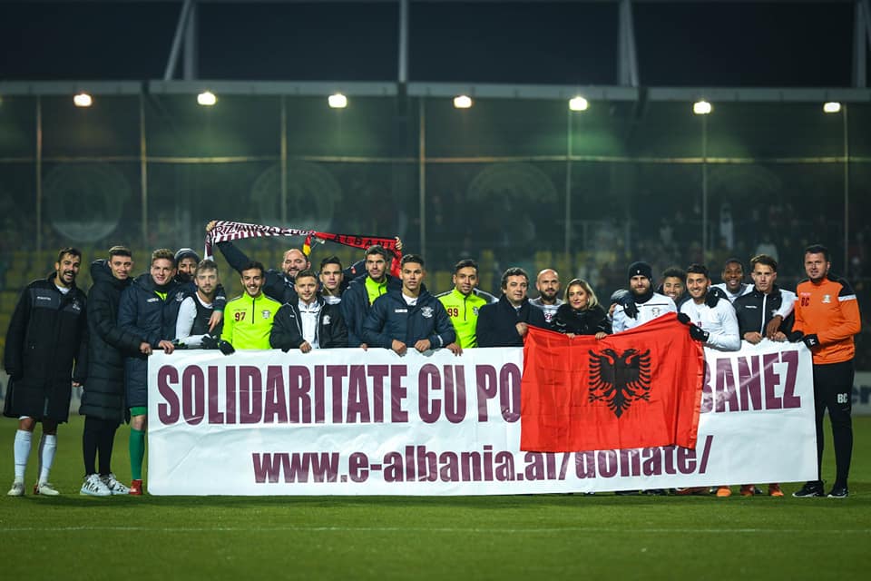 Luajtën me shirit të zi, klubi rumun solidarizohet për situatën e tërmeteve në vendin tonë