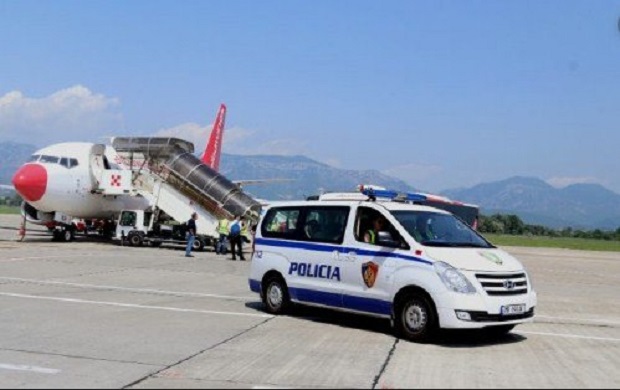 Tentoi të vidhte 50 mijë euro, shqiptari ekstradohet nga Gjermania