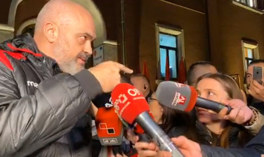 Rama: Basha të vijë në tryezë dhe jo të bëjë propozime që thonë hap krahun