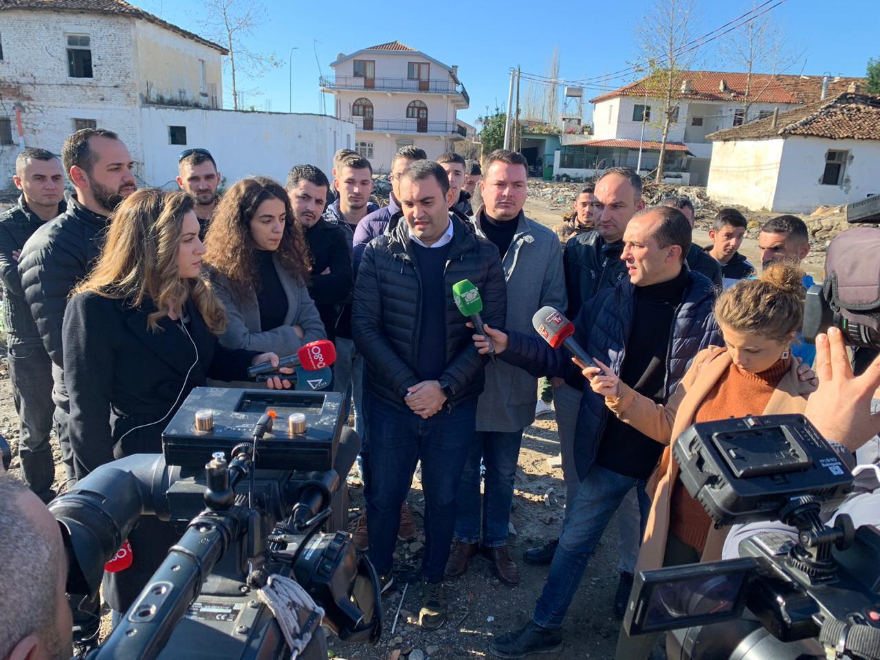 Një muaj pas tërmetit, FRPD homazhe në Thumanë: Të zbardhet ngjarja për hir të viktimave