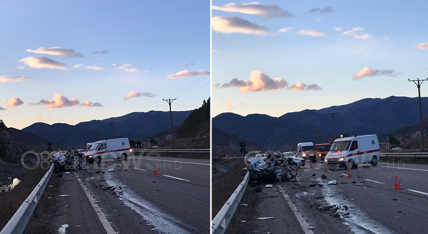 Automjeti ndahet në dysh pas përplasjes me minibusin, 1 i vdekur dhe 8 të plagosur