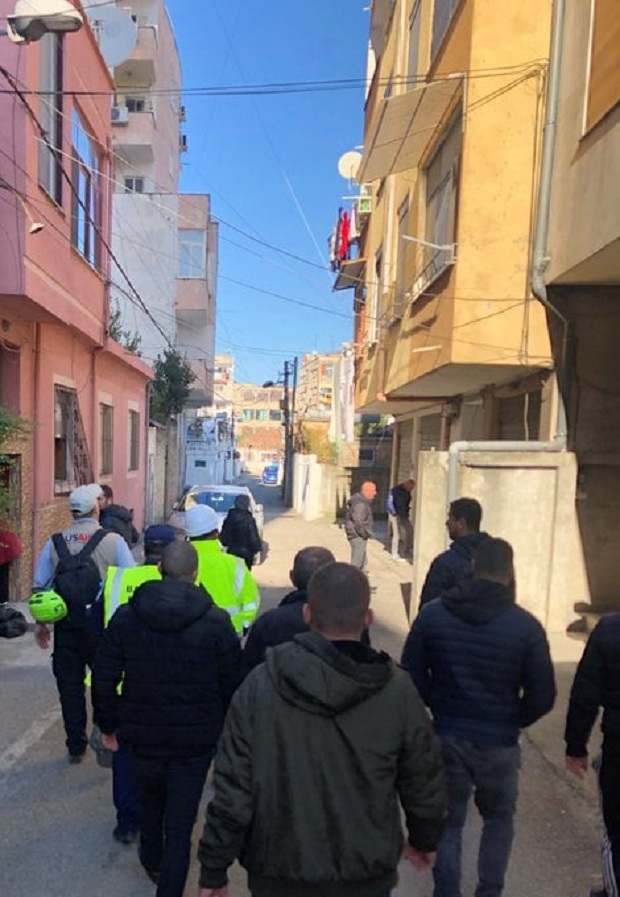 Tërmeti/ Inxhinierët amerikanë po punojnë për verifikimin e sigurisë së banesave