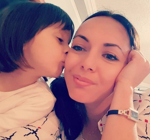 Esiela e vogël humbi jetën nga tërmeti, përlot mësuesja me postimin e saj