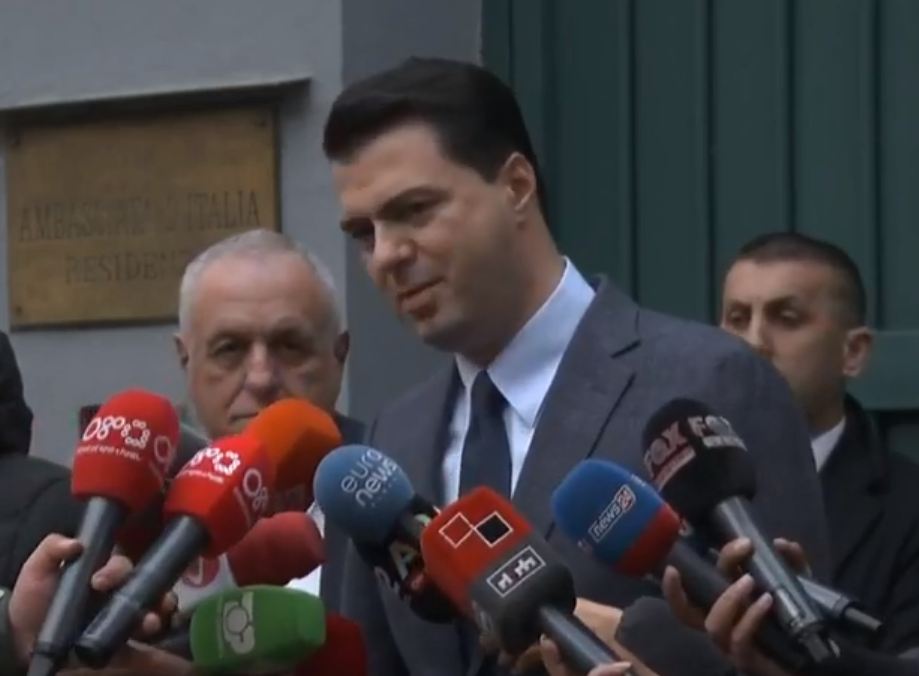 Basha takohet me ministrin italian: Qeveria të kalojë urgjentisht në vepra!