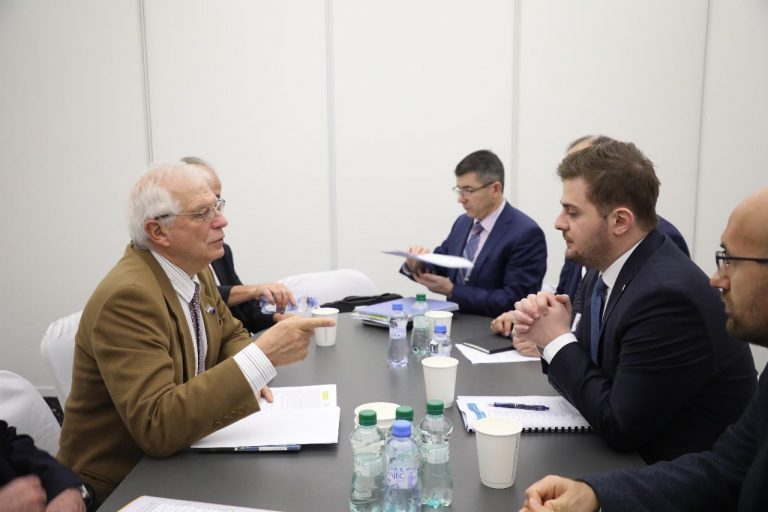 Cakaj, Borrell-it: Me rëndësi liberalizimi i menjëhershëm i vizave me Kosovën