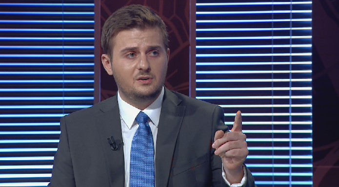 Reagon Cakaj: Skandaloze, mohimi i Reçakut nga Serbia akt kriminal