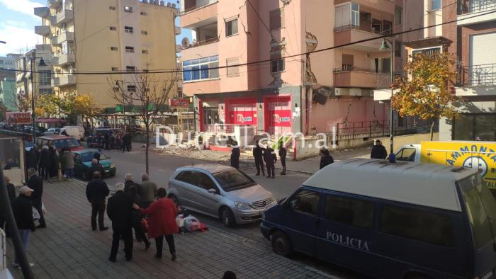 Ç’po ndodh me pallatet me shirit në Durrës? Banorët përplasen me policinë: S’ka inspektim!