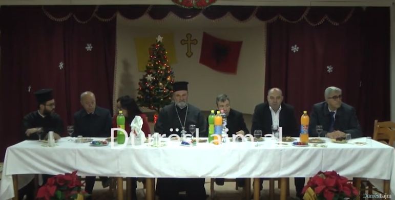 Dako “prin” sërish grupin e socialistëve të Durrësit, urojnë Krishtlindjen në Kishën Ortodokse (VIDEO+FOTO)