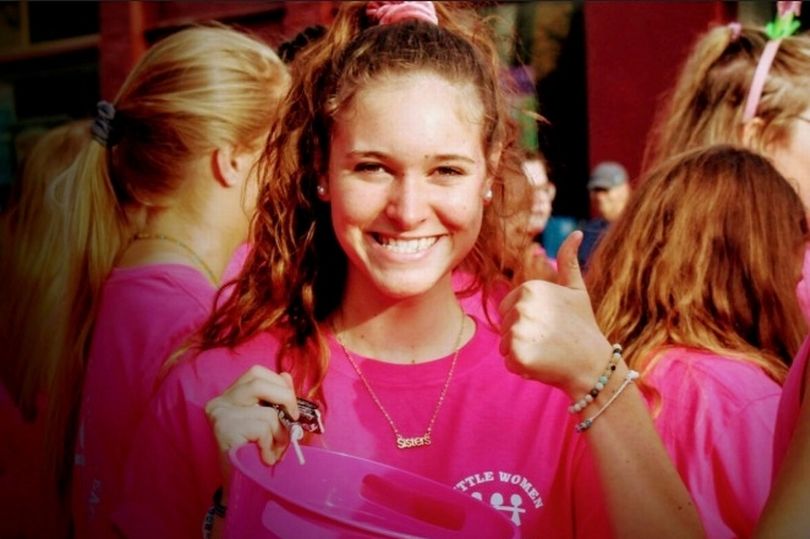 17-vjeçarja vdes nga “sëmundja e puthjes”