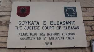 Iu zbulua falsifikimi i dokumenteve, nis hetimi për punonjësin e Bashkisë