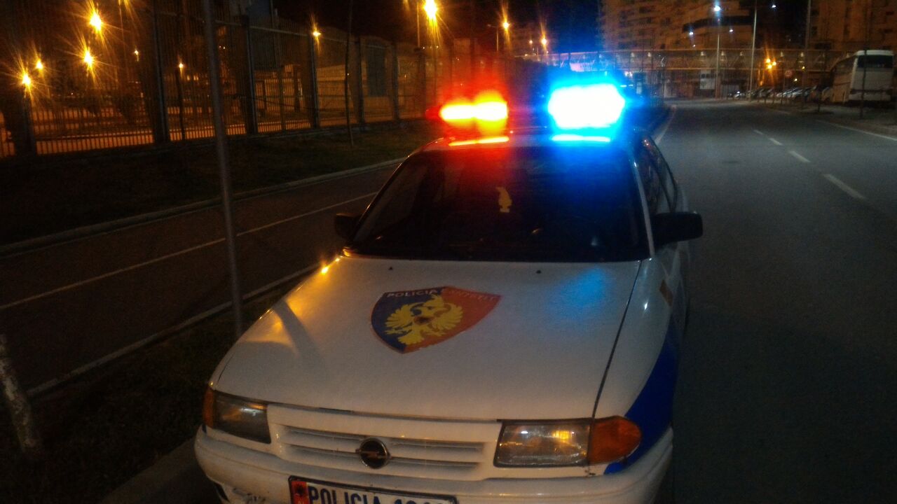 Përplaset me makinë, pranga 32-vjeçarit në Durrës