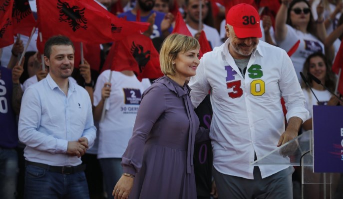 Dorëheqja e Sakos, Rama kritikon mediat: I luajtët mendsh njerëzit, jepni sa më shumë energji pozitive