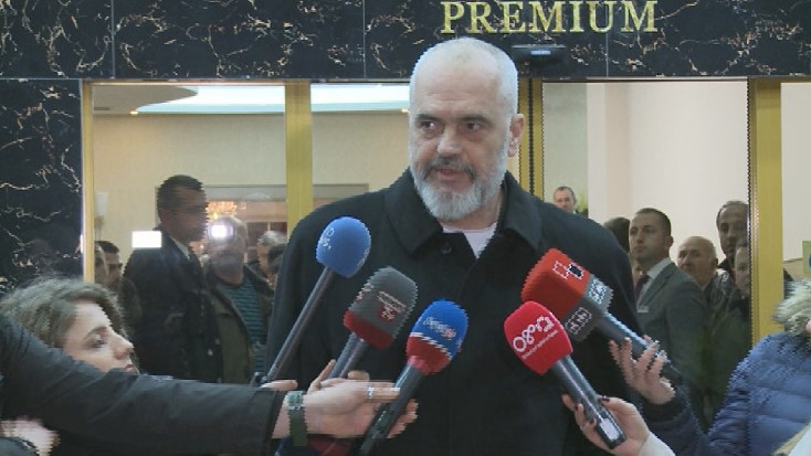 Rama: Në 2020-ën s’ka më sportele, të shmangim kanalet e ryshfetit dhe radhët e gjata