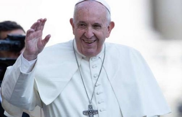 Papa Françesku uron: Krishtlindja na kujton se Zoti na do të gjithëve, madje edhe më të keqin prej nesh