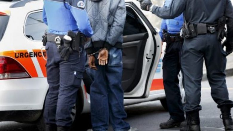 Kosovari vret me thikë gruan në Gjermani për shkak të xhelozisë