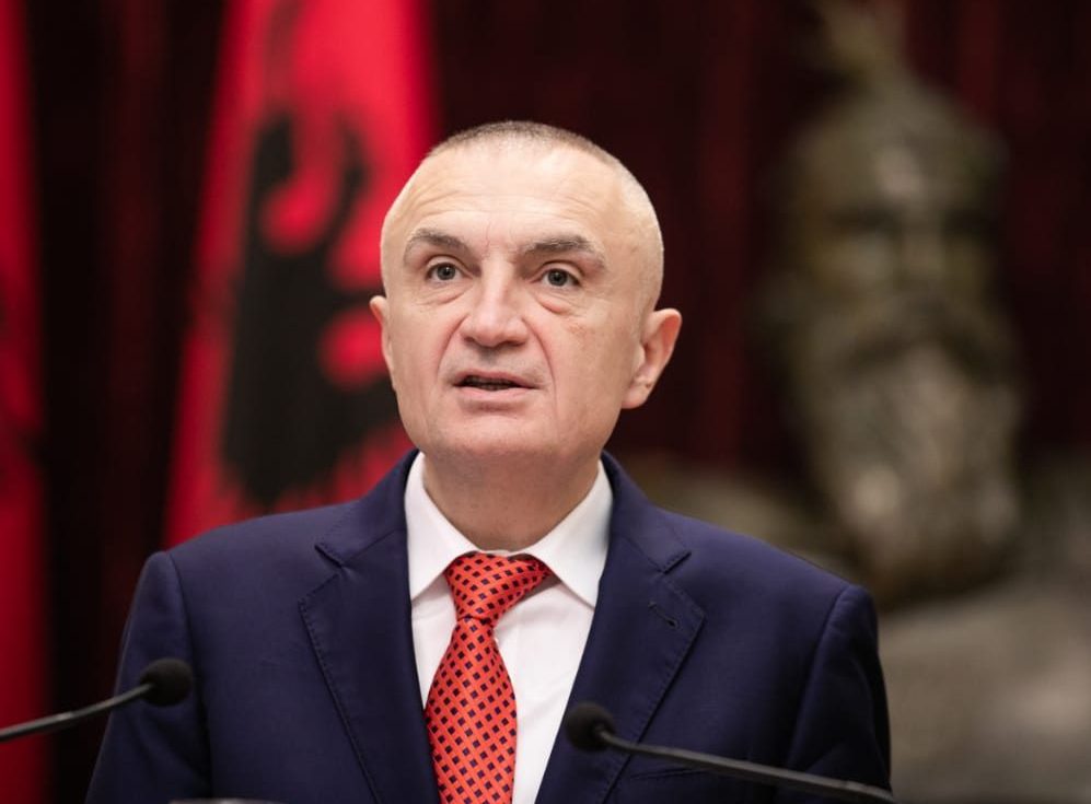 Meta uron Krishtlindjen: Të ndërtojmë një Shqipëri më të mirë, më të dhembshur dhe më njerëzore