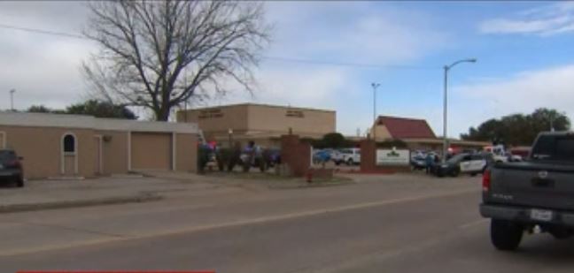 Të shtëna me armë zjarri brenda në kishë