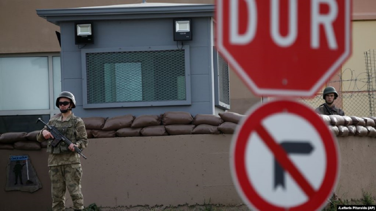 Dënohen me burgim 6 gazetarë në Turqi