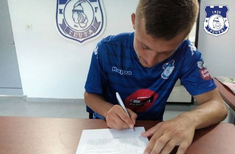 Mesfushori i Teutës mes katër rrugëve: Shtëpia e pabanueshme, i vunë shiritin