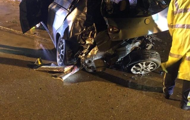 Automjeti përplaset me pemën, vdes 17-vjeçari