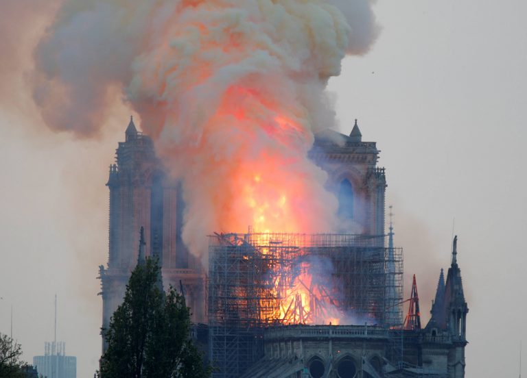 Për të parën herë pas 200 vitesh, Notre Dame pa meshë Krishtlindjesh