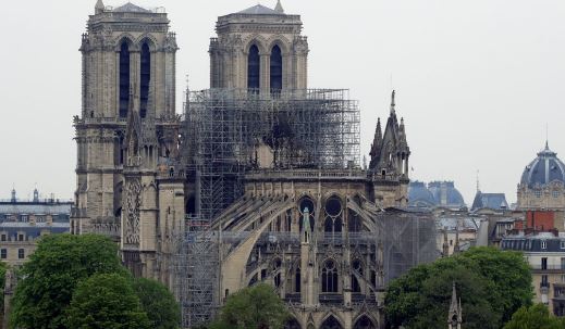 Për herë të parë pas 200 vjetësh, Notre Dame pa meshë Krishtlindjeje