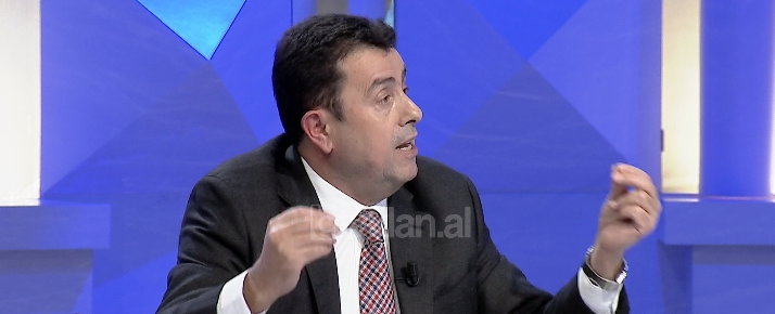 Deputeti i PS: Vërtet mendoni se 5 veta nga KA do zgjidhin problemin e 800 portaleve?!