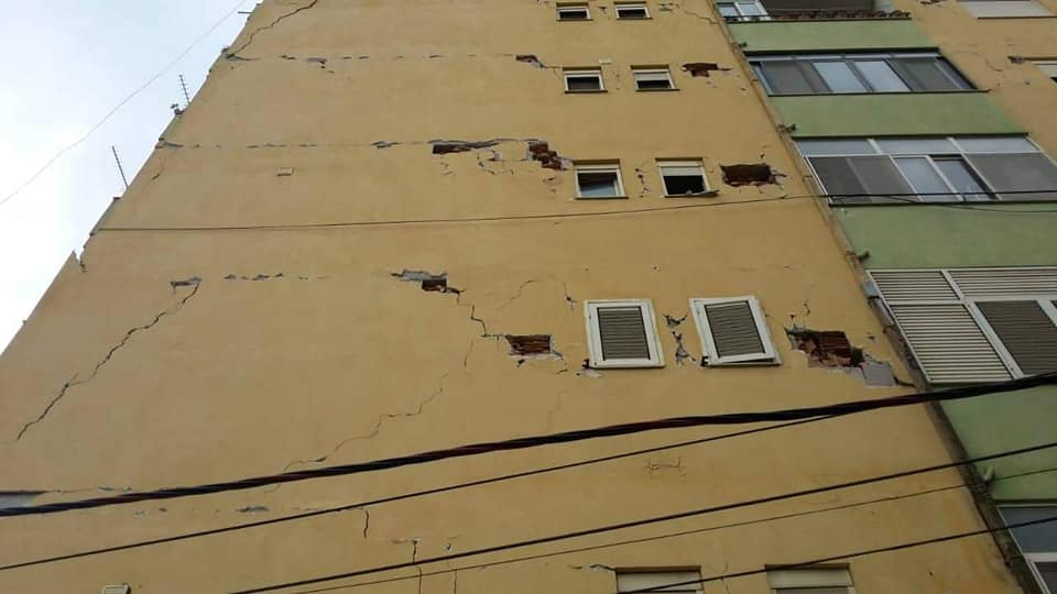 Paralajmërohet protestë e banorëve në Durrës: Ndërtuesi ka vdekur, ne do mbetemi të rrënuar?!