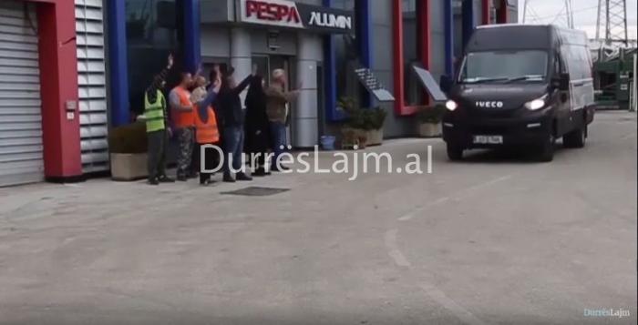 Biznesi me 300 punëtorë u rrënua nga tërmeti në Durrës, apel për rimëkëmbje (VIDEO)