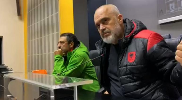 Edi Rama takon ndërtuesit në Durrës: Nisni urgjent punën, ngrini kantierët