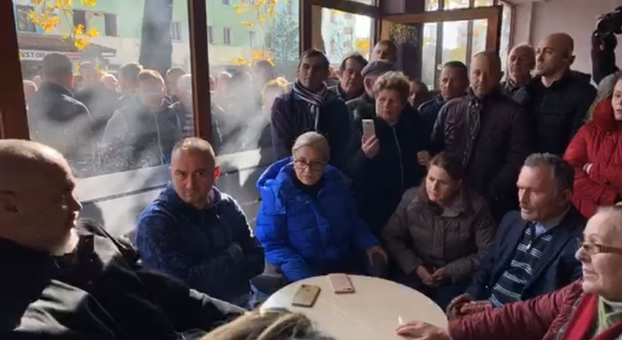 Rama debat me banorët e prekur nga tërmeti: S’je martuar se kush të afrohet trembet, je dinamit