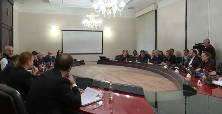 Rama: Sfida jonë sot, pajisja me çadra dimërore të banorëve në fshatra