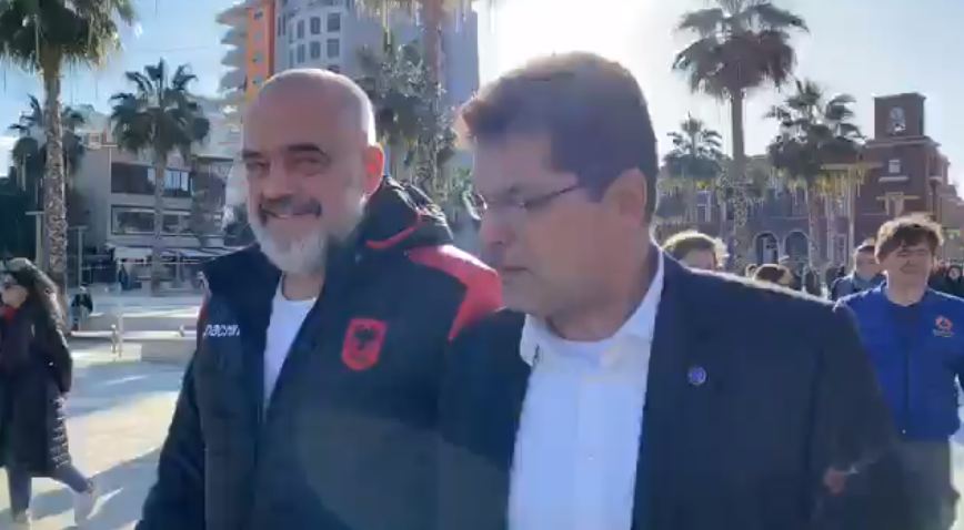 Komisioneri i BE-së për Menaxhimin e Krizave takohet me Ramën në Durrës, ja porosia që dha (VIDEO)