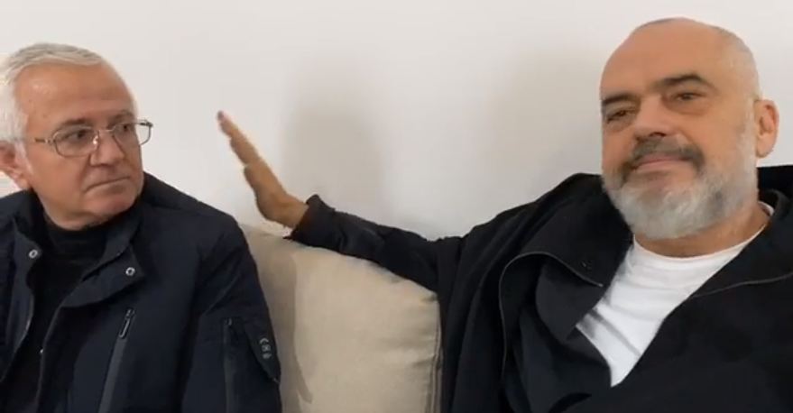 Burri që humbi gruan nga tërmeti tregon momentet e tmerrit në Durrës, takohet me Ramën te banesa e re (VIDEO)