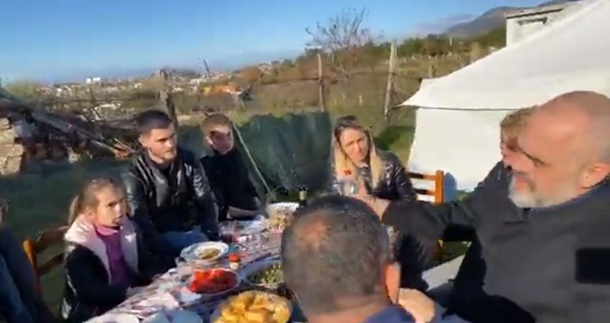 Burri tregon pengun para Ramës: E ‘dogja’ vetë gocën, ai ra në burg. Kryeministri: E paske gjet fiks (VIDEO)