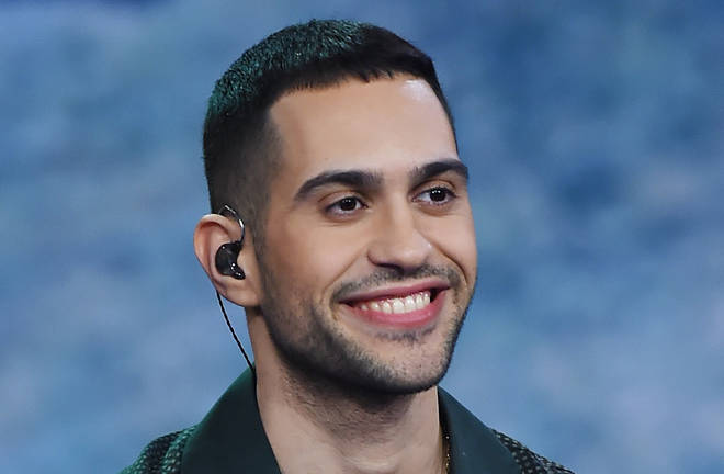 Mahmood elektrizon skenën e Festivalit, Pallati i Kongreseve këndon &#8220;Soldi&#8221;