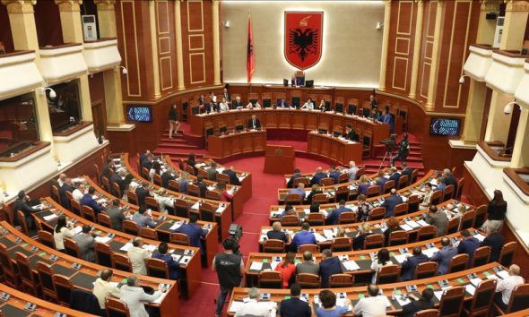 Kuvendi miraton paketën Anti-shpifje