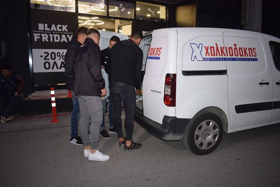 U goditën vetë nga tërmeti, lojtarët e klubit grek mbledhin ndihma për Shqipërinë