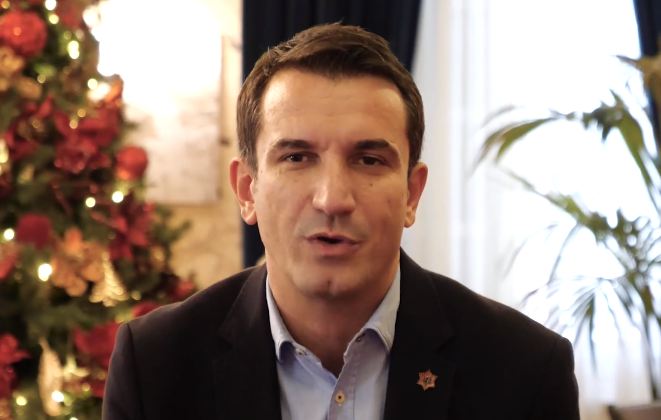 “Tërmeti, ngjarje që s’do ta harrojmë lehtë”, Veliaj uron Krishtlindjen: Viti 2020 do të jetë i mbarë