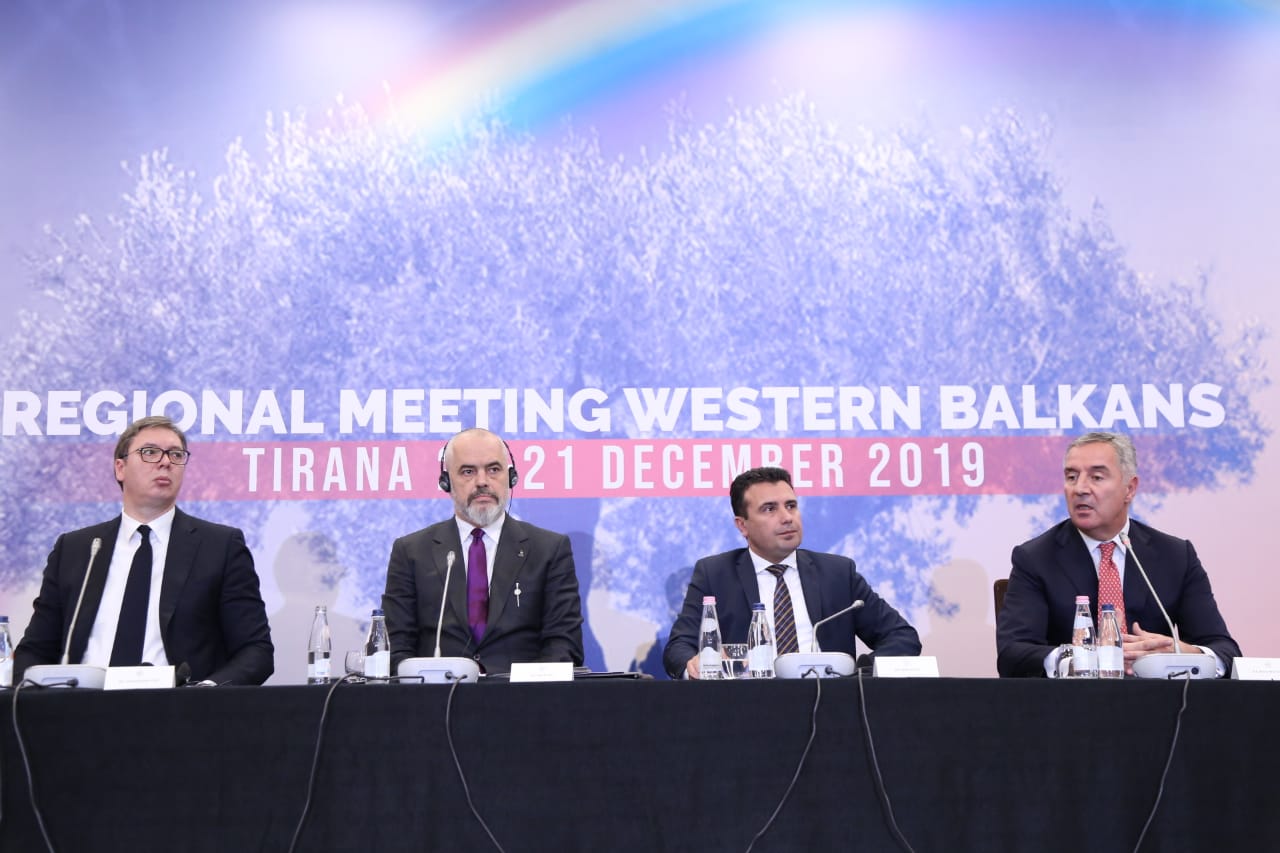 Vuçiç: Do të jemi ndër donatorët më të mëdhenj në Durrës e Thumanë