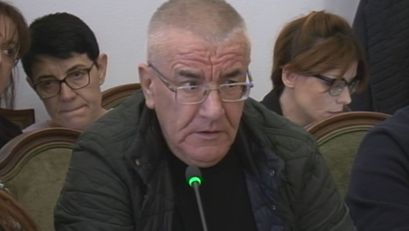 Rakipi thumbon deputetet e PS-së: Ndoshta kenaqeni kur Rama vishet si profeti Muhabed