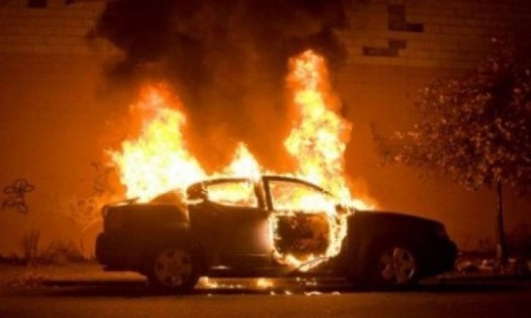 Zbardhet ngjarja, 23-vjeçari i vuri flakën makinës së mamasë