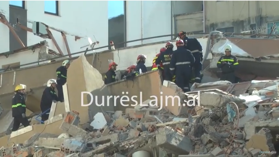 Heronjtë e heshtur të Durrësit/ Zjarrfikësit shpëtuan njerëz nën rrënoja, askush nuk u kujtua t’i falenderonte (VIDEO)
